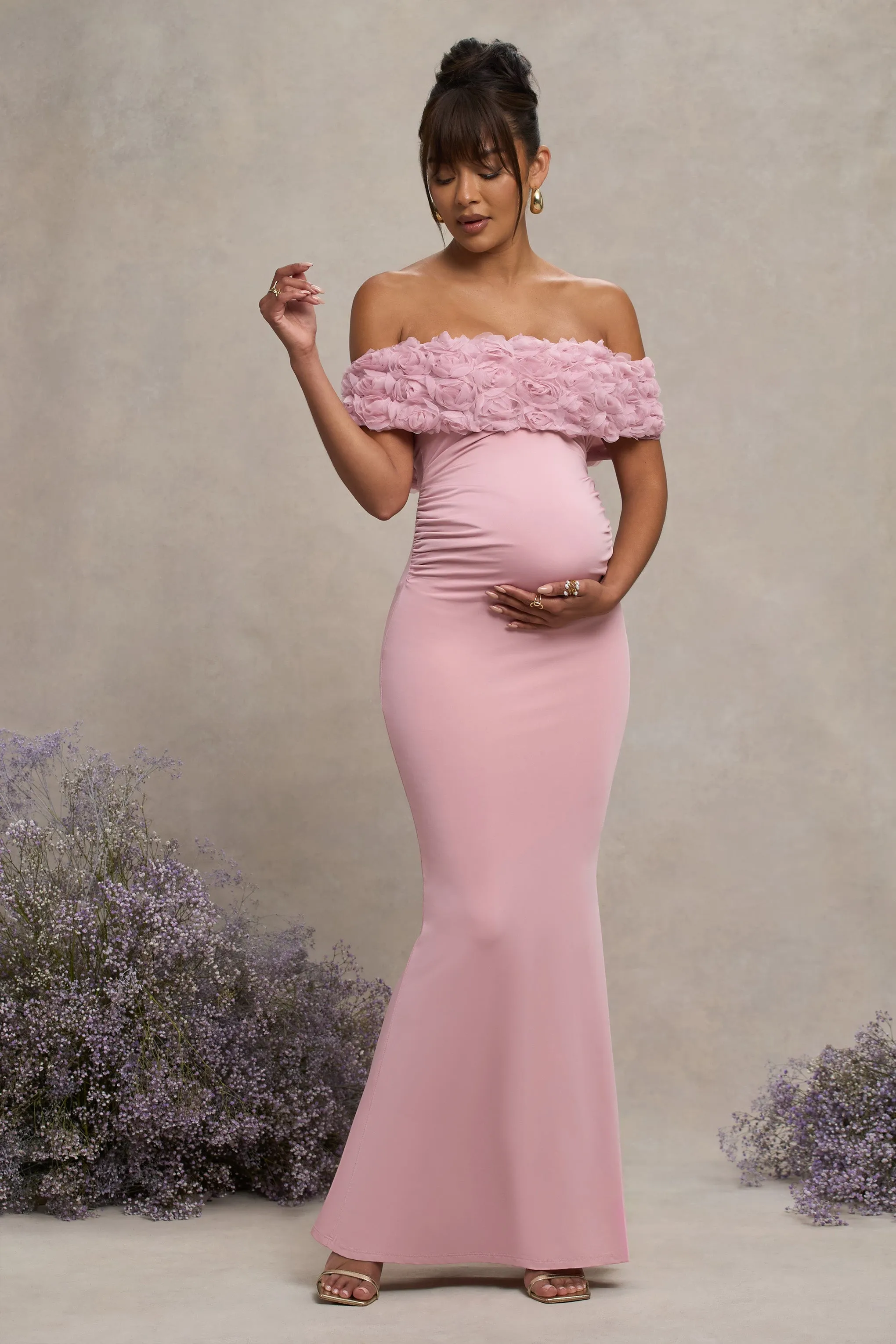 Inflorescence | Robe longue de maternité encolure bardot à fleurs en maille rose poudré